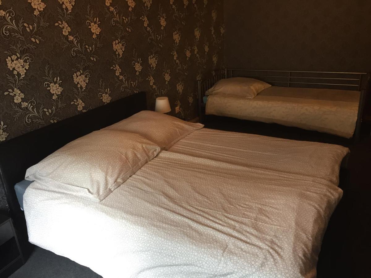 Viktor Apartment
